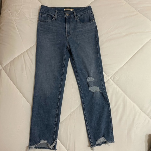Levi Cropped Distressed Jeans - Picture 1 of 3